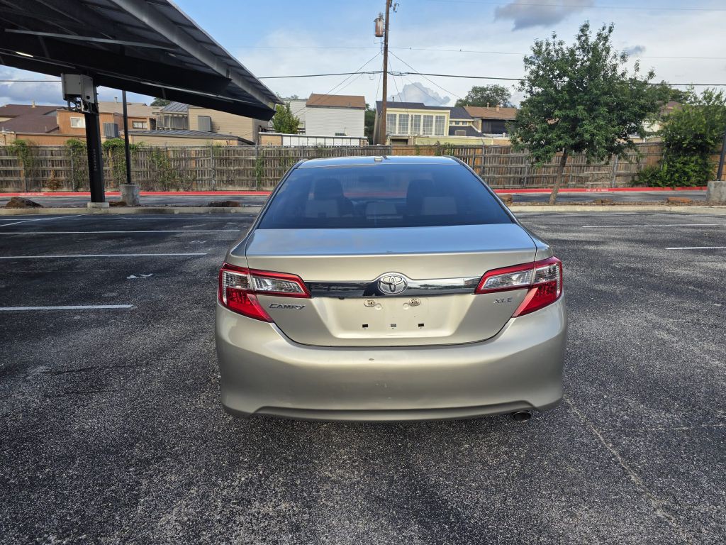 2014 Toyota Camry Image 5