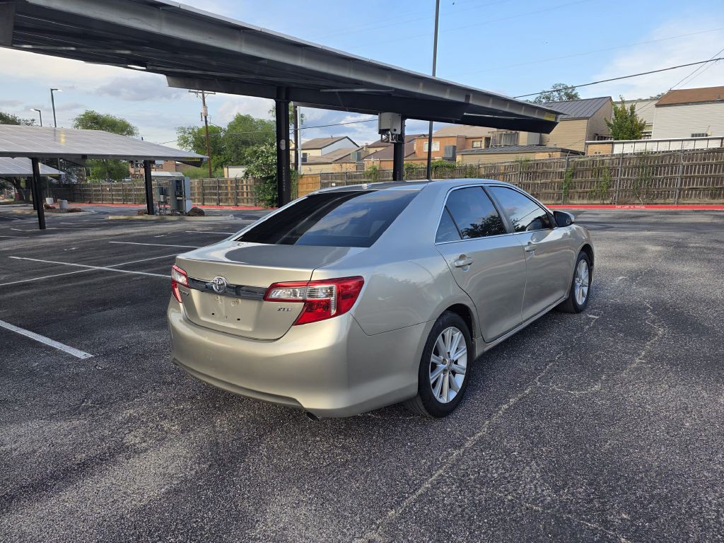 2014 Toyota Camry Image 6