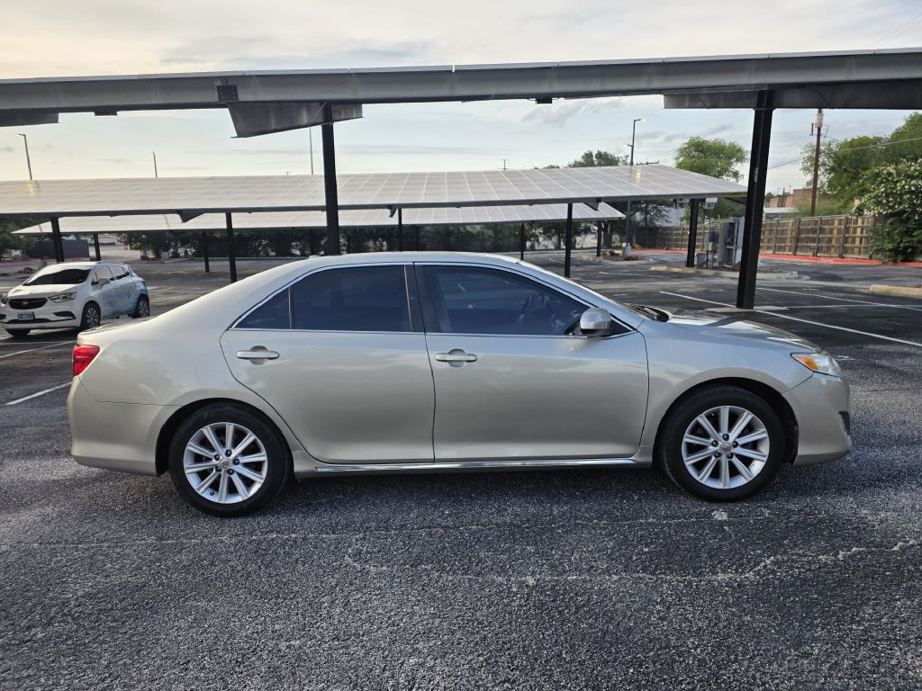 2014 Toyota Camry Image 7