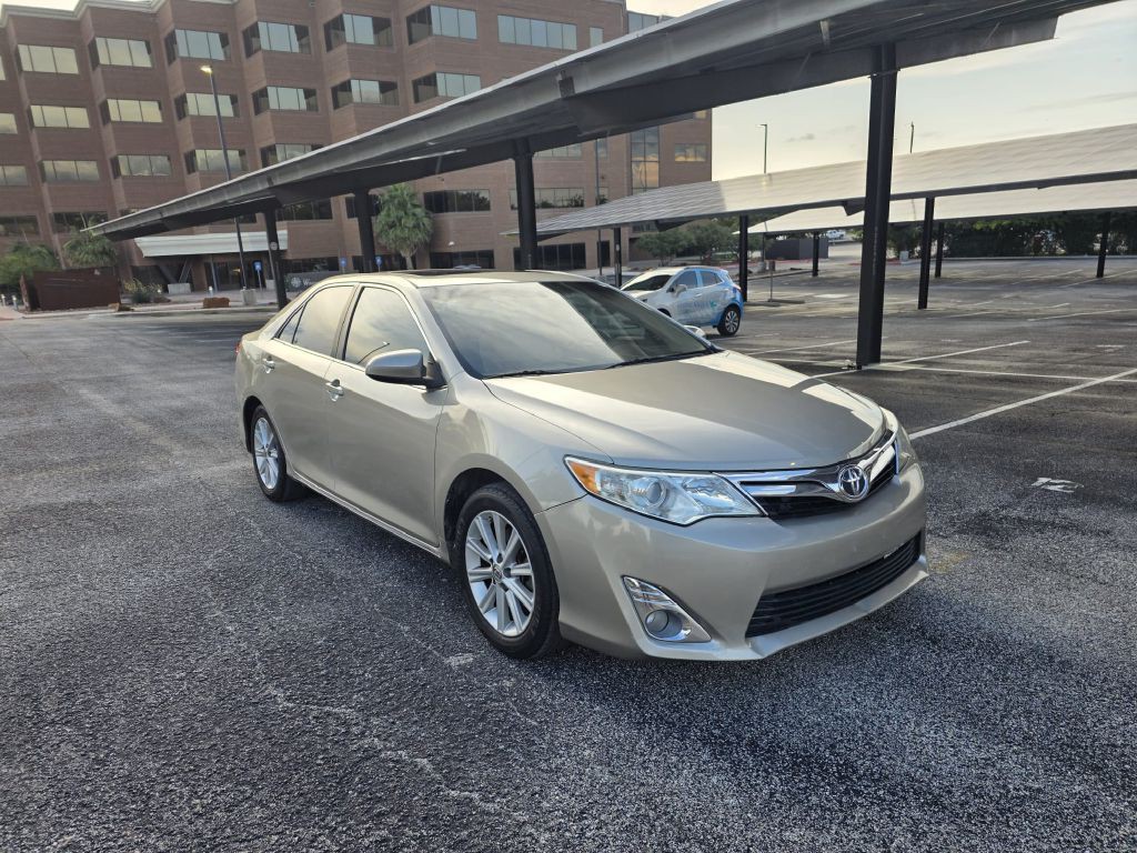 2014 Toyota Camry Image 8