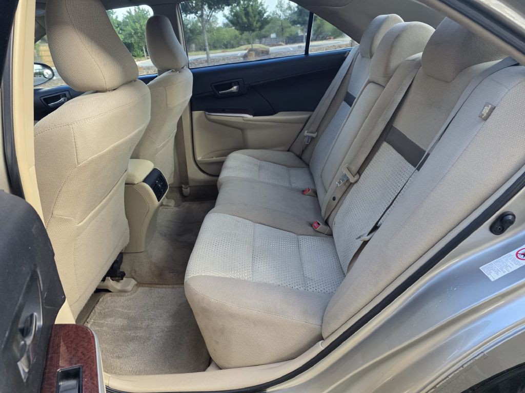 2014 Toyota Camry Image 12