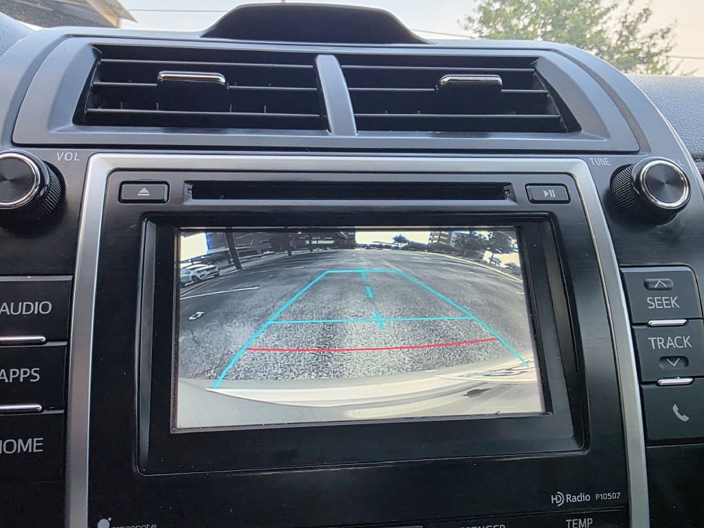2014 Toyota Camry Image 18