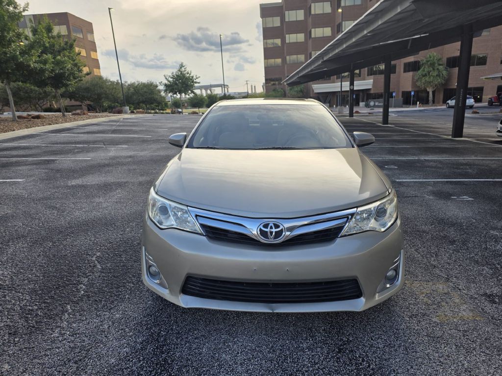 2014 Toyota Camry Image 2