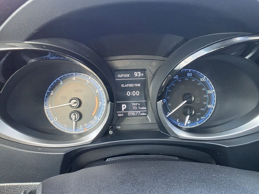 2016 Toyota Corolla Image 15