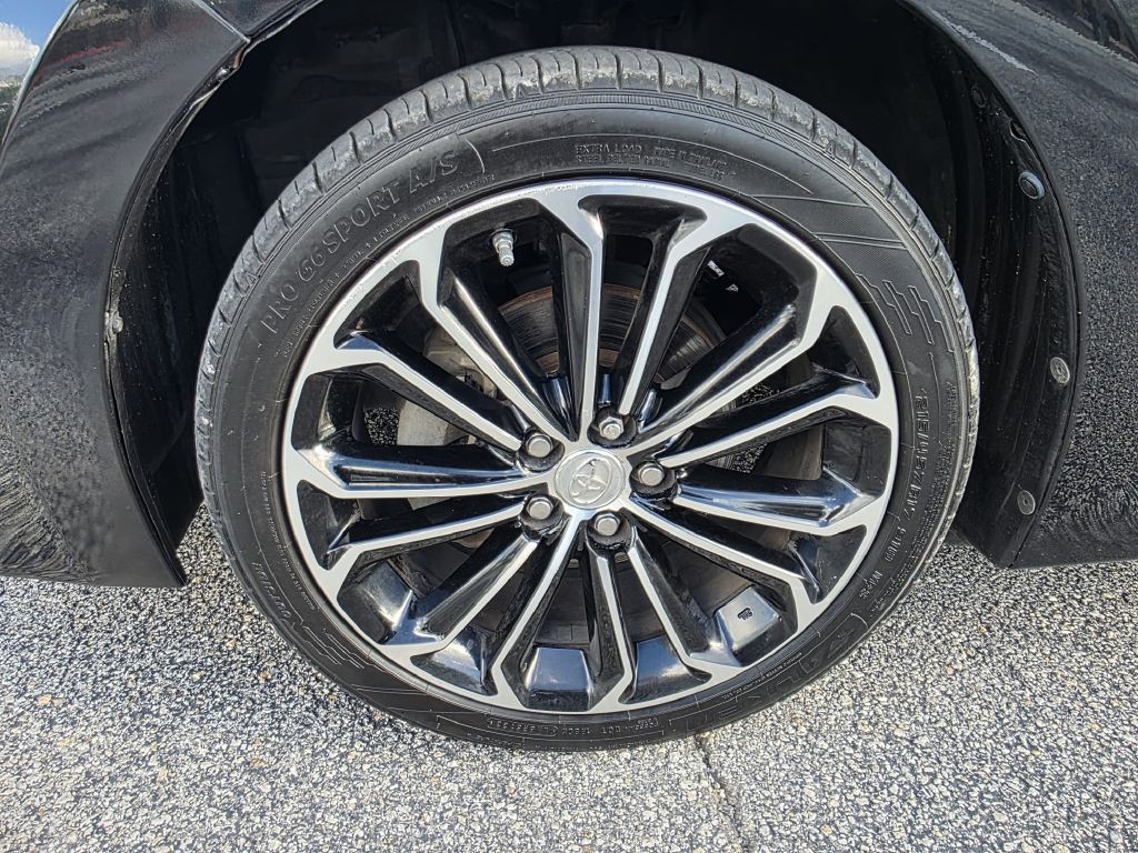 2016 Toyota Corolla Image 18