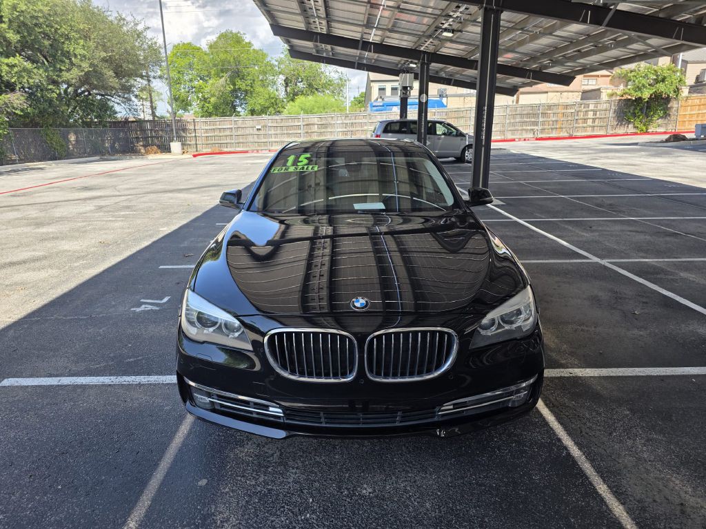2015 BMW 7 Series Image 2