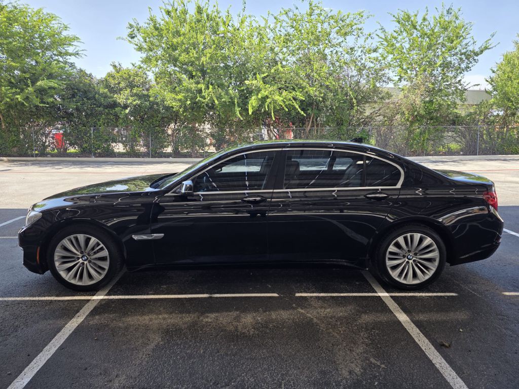 2015 BMW 7 Series Image 3
