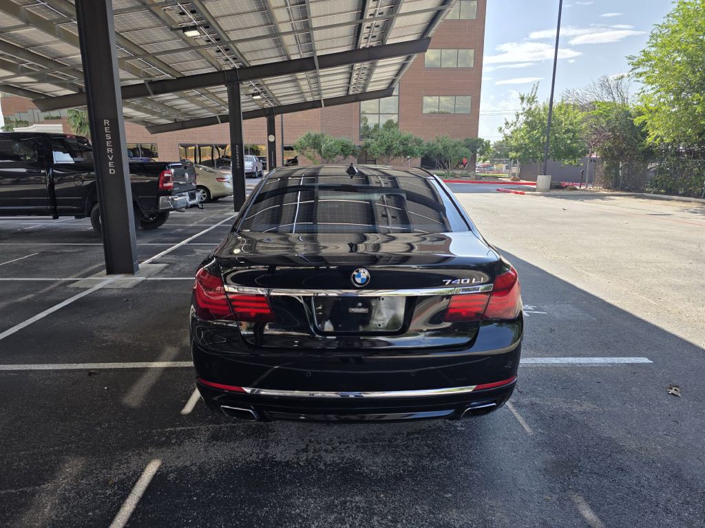 2015 BMW 7 Series Image 5