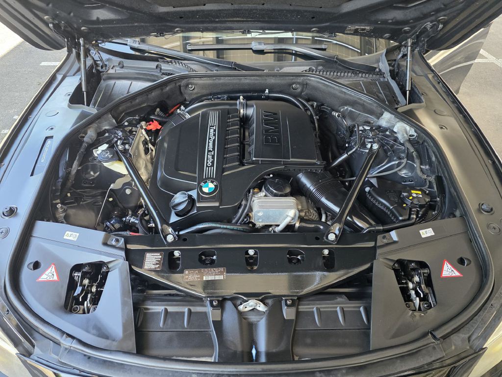 2015 BMW 7 Series Image 18