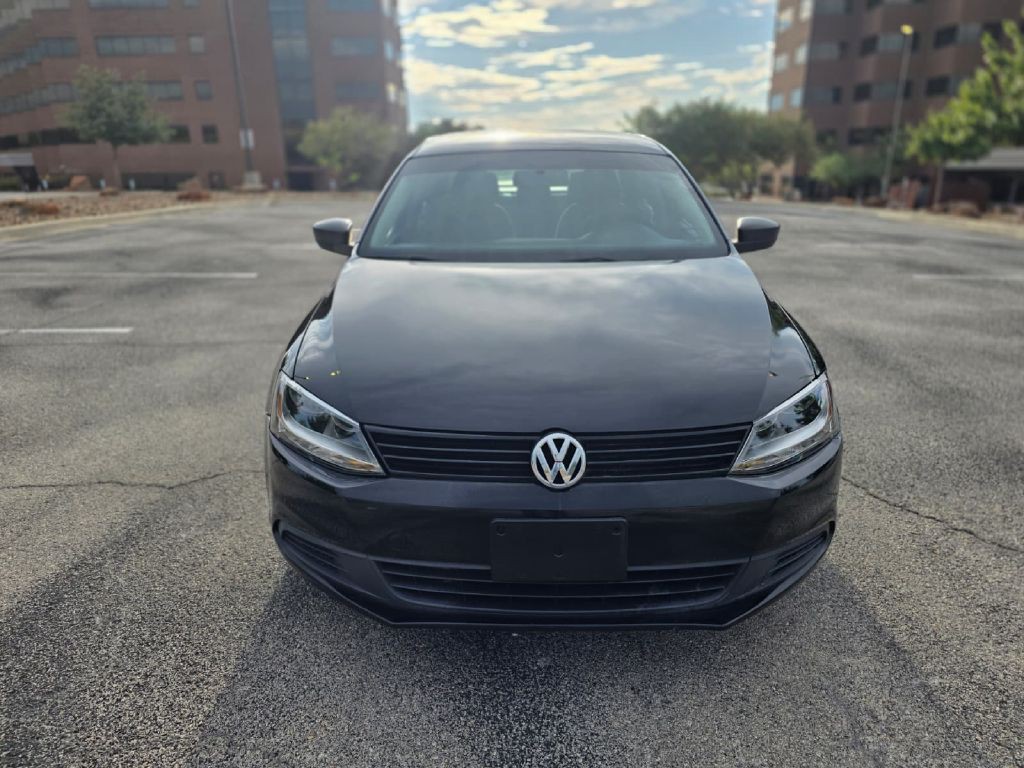 2012 Volkswagen Jetta Image 2