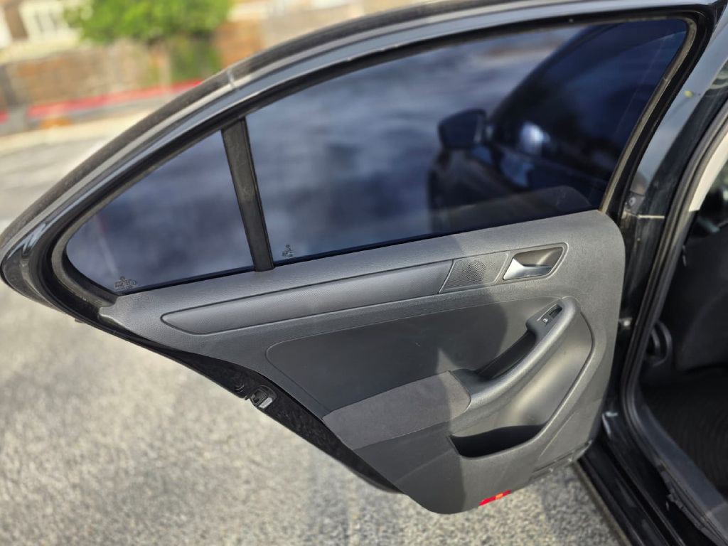 2012 Volkswagen Jetta Image 12