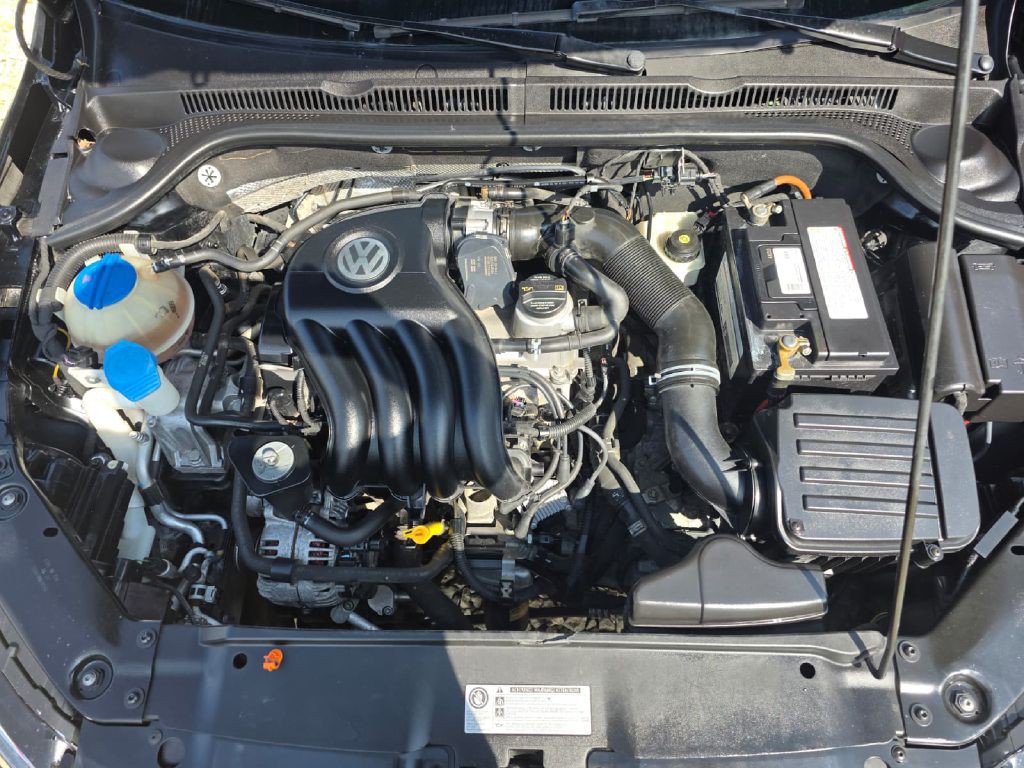 2012 Volkswagen Jetta Image 17