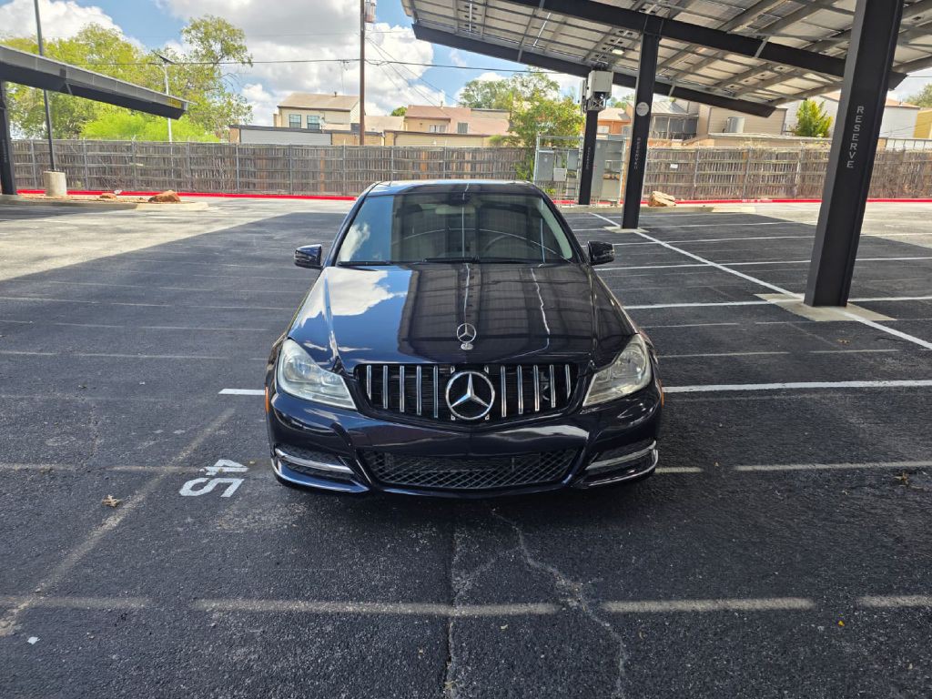 2013 Mercedes-Benz C-Class Image 2
