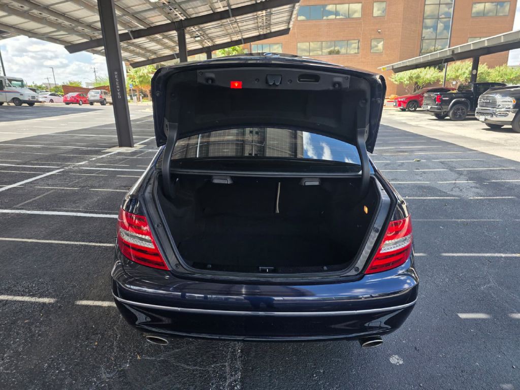 2013 Mercedes-Benz C-Class Image 6