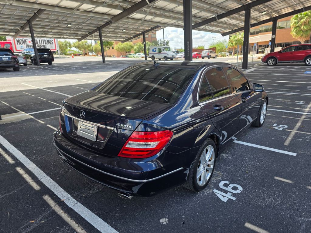 2013 Mercedes-Benz C-Class Image 7