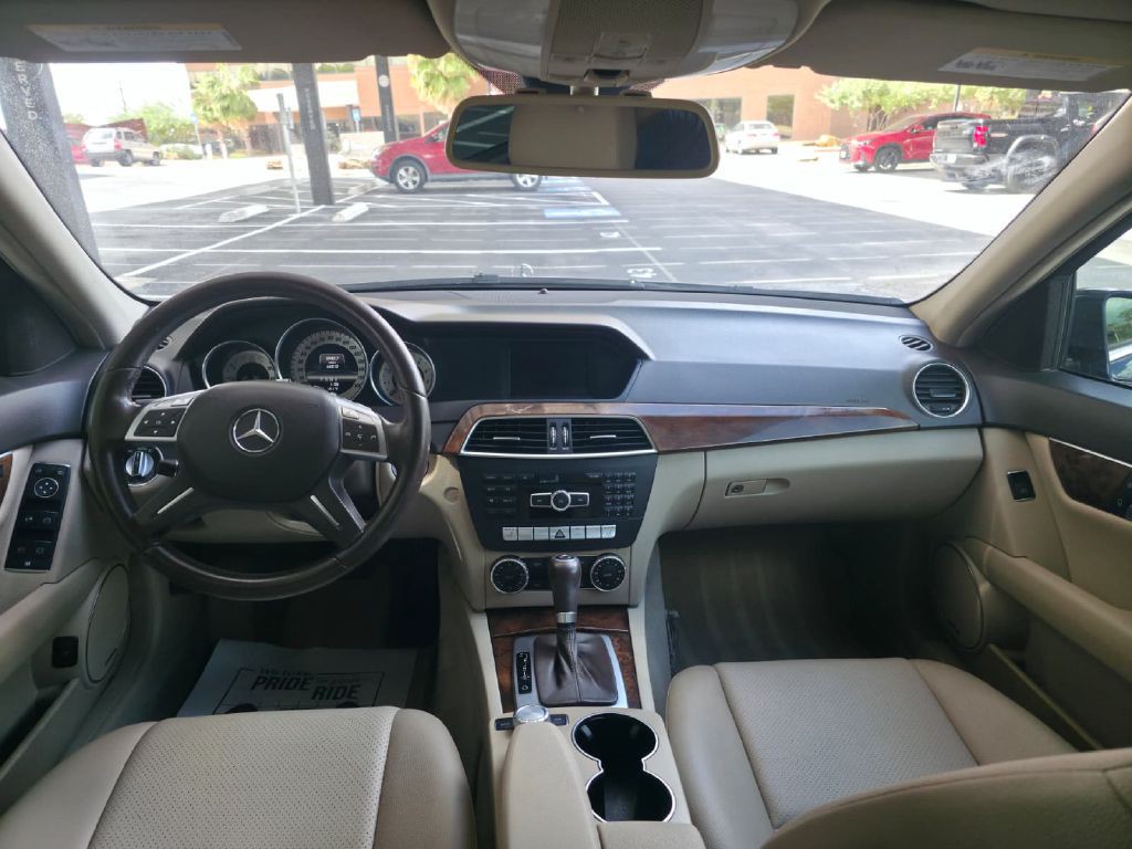2013 Mercedes-Benz C-Class Image 14