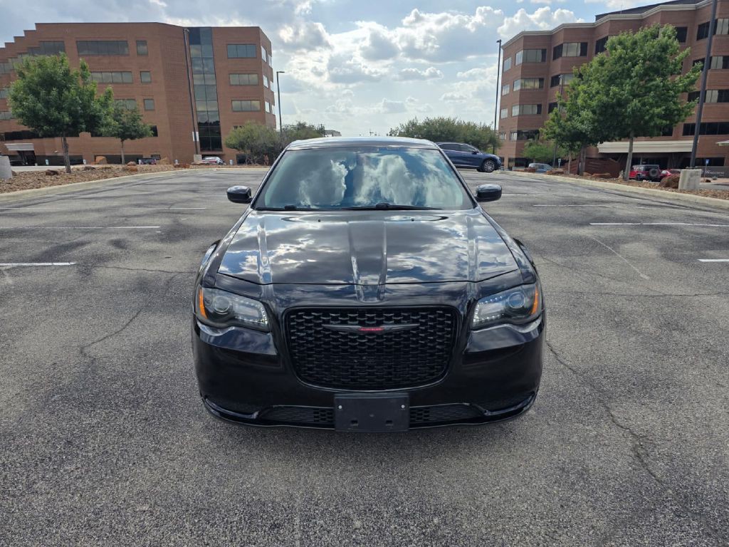 2021 Chrysler 300 Image 2