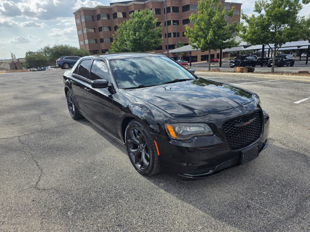 2021 Chrysler 300 Image 9