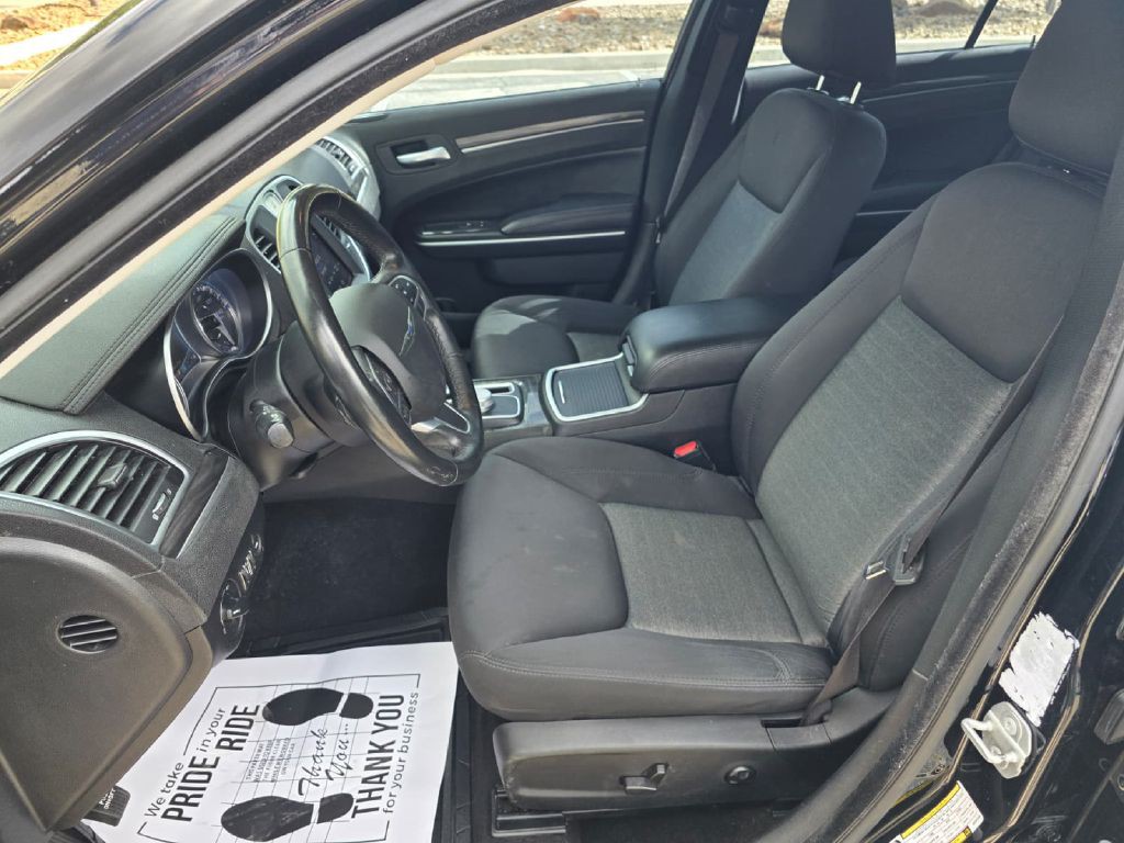 2021 Chrysler 300 Image 11
