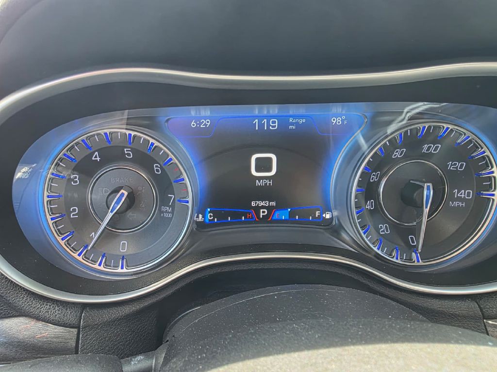 2021 Chrysler 300 Image 15