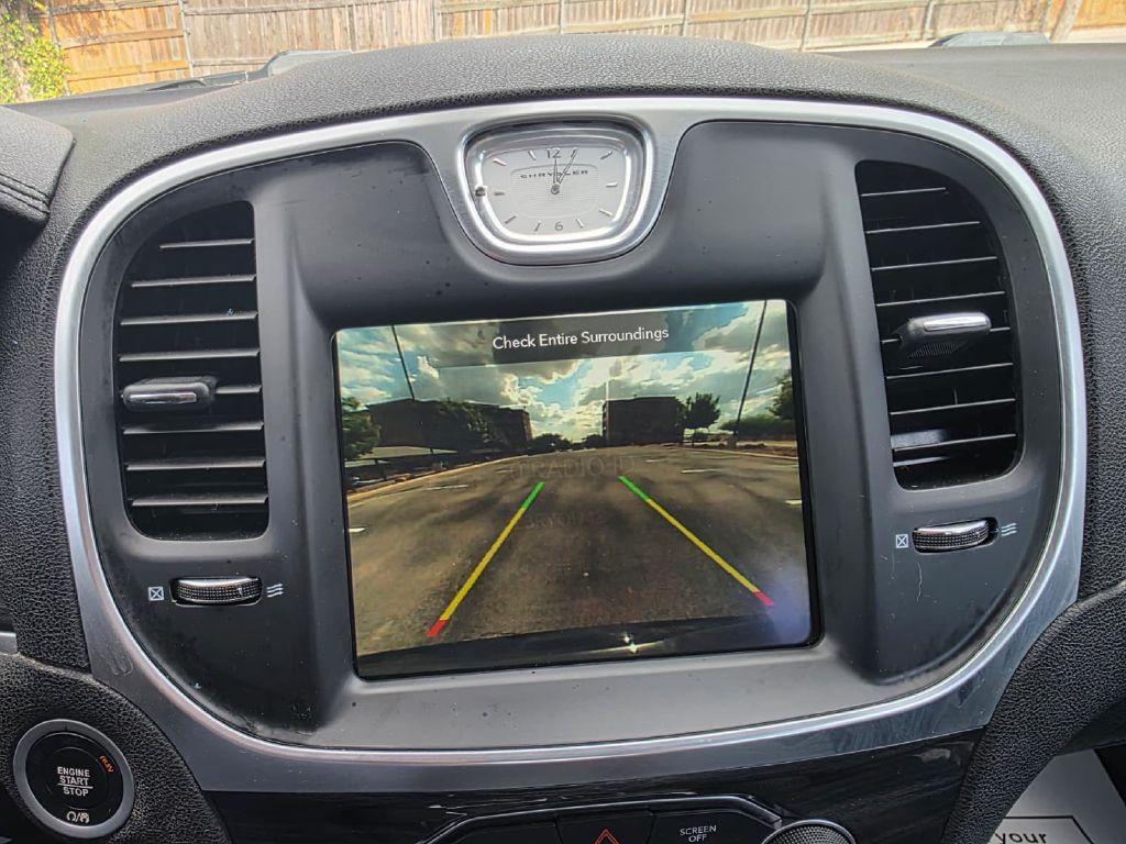 2021 Chrysler 300 Image 16