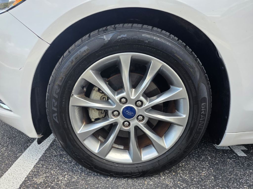 2017 Ford Fusion Image 18