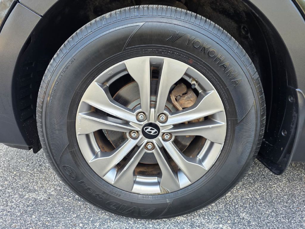 2015 Hyundai Santa Fe Sport Image 17