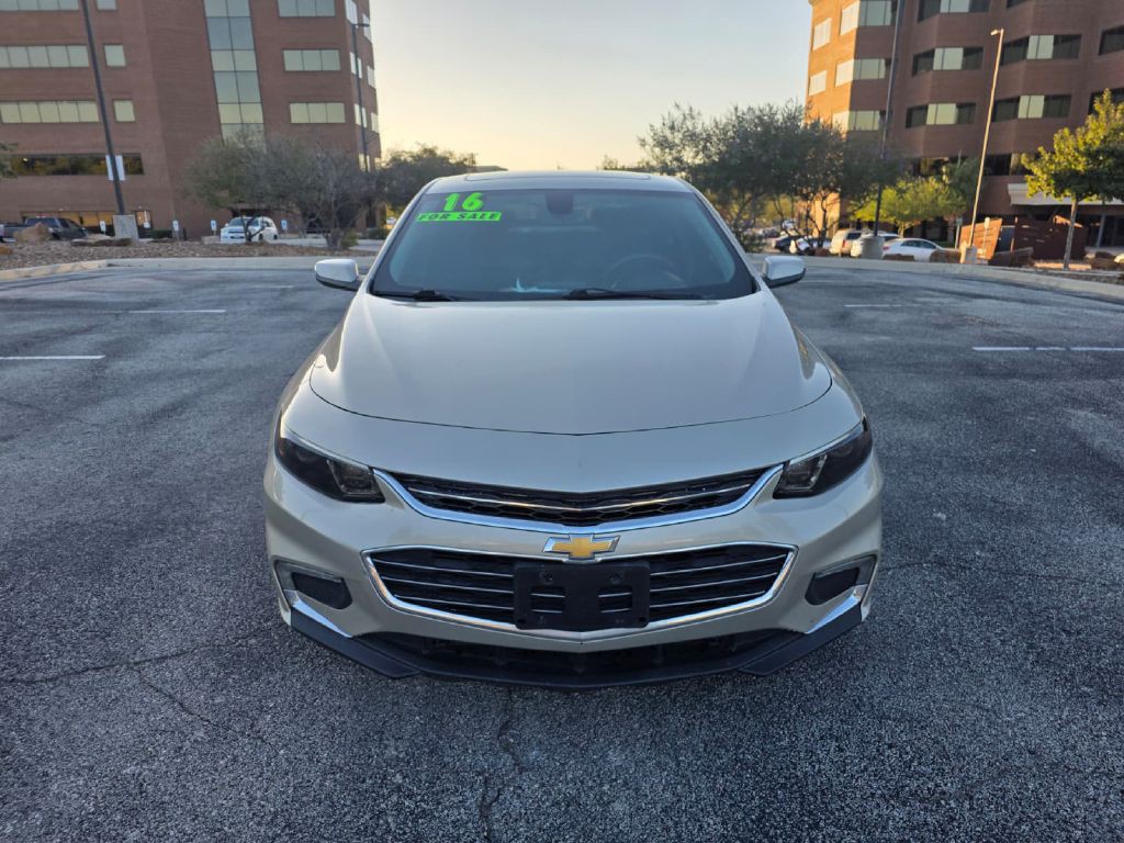 2016 Chevrolet Malibu Image 2