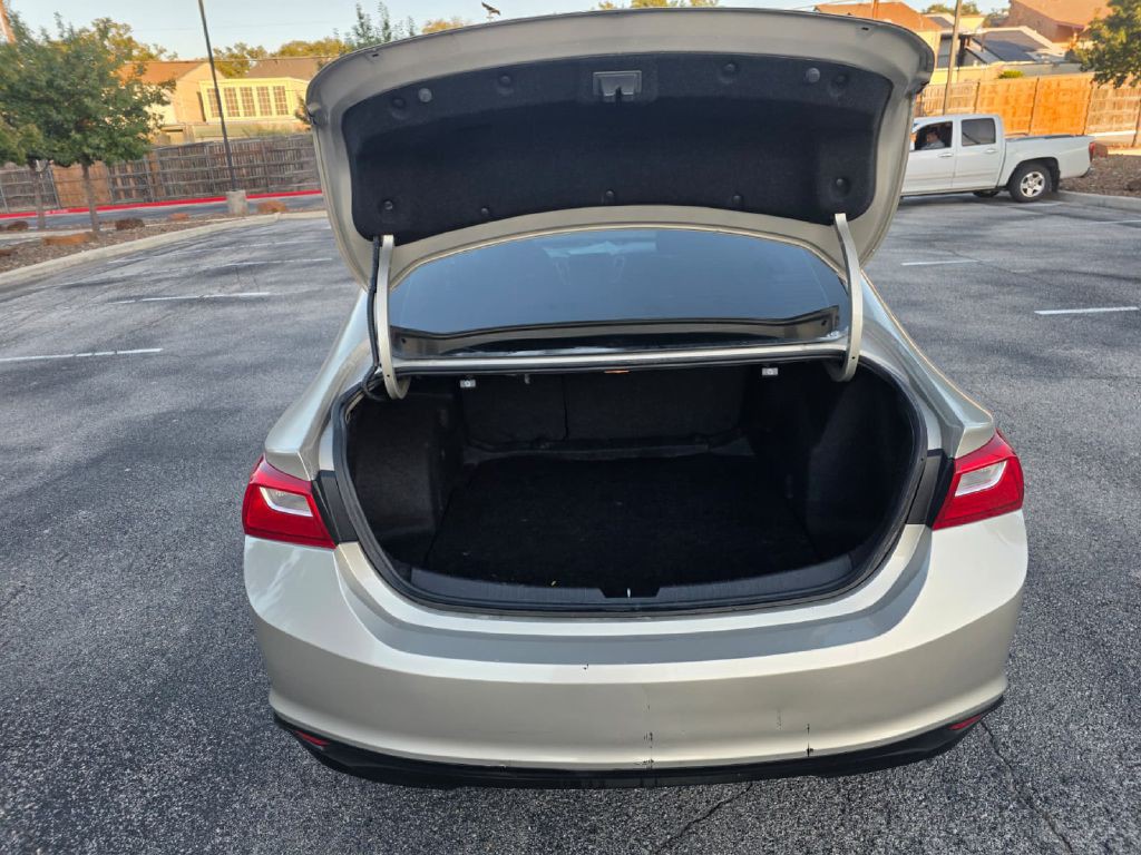 2016 Chevrolet Malibu Image 6