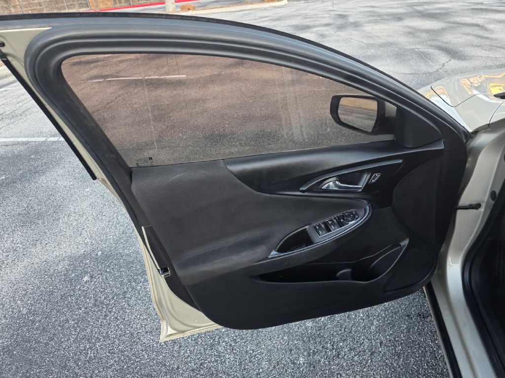 2016 Chevrolet Malibu Image 10