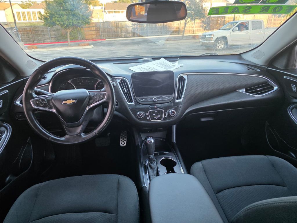 2016 Chevrolet Malibu Image 14