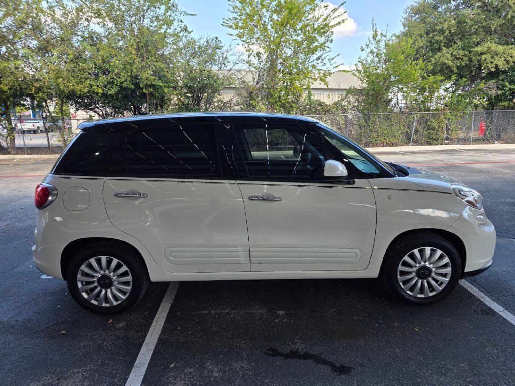 2014 FIAT 500L Image 8