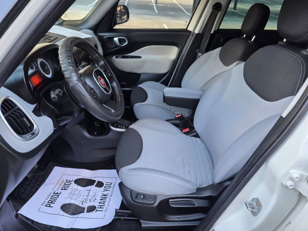 2014 FIAT 500L Image 11
