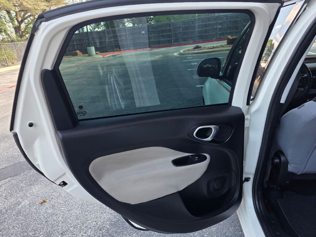 2014 FIAT 500L Image 12