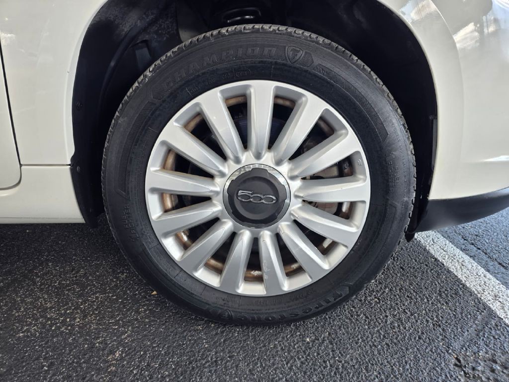 2014 FIAT 500L Image 18