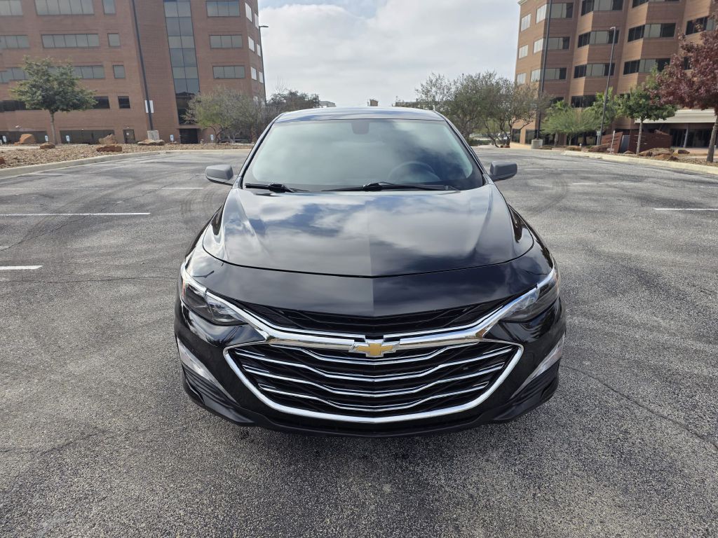 2020 Chevrolet Malibu Image 2