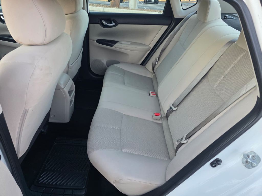 2017 Nissan Sentra Image 13