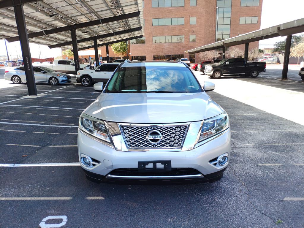 2014 Nissan Pathfinder Image 2