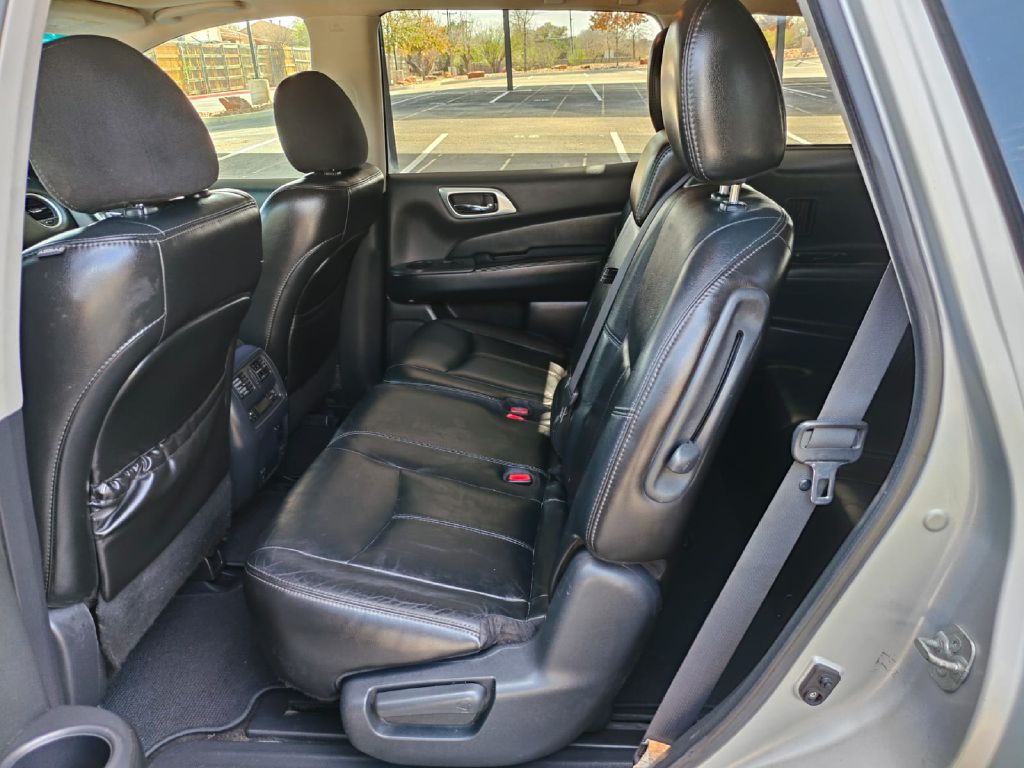 2014 Nissan Pathfinder Image 12