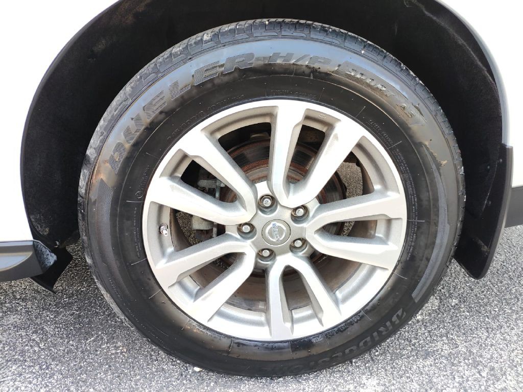 2014 Nissan Pathfinder Image 21