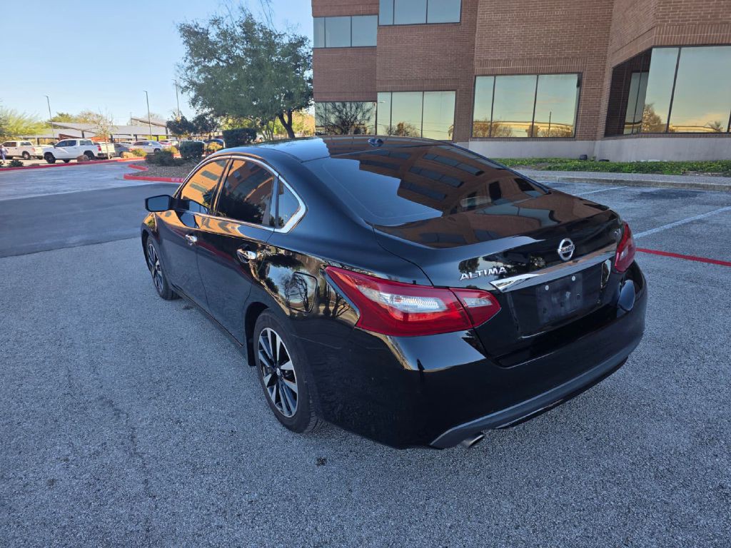 2018 Nissan Altima Image 4
