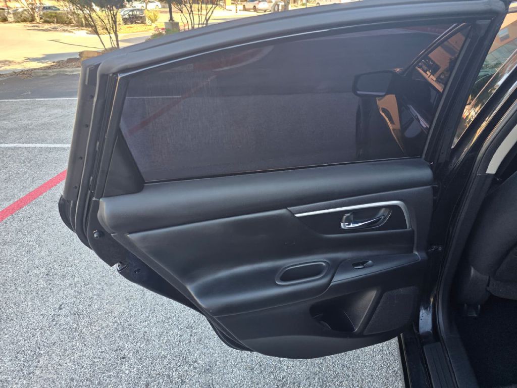 2018 Nissan Altima Image 12