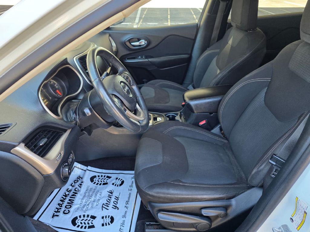 2016 Jeep Cherokee Image 11