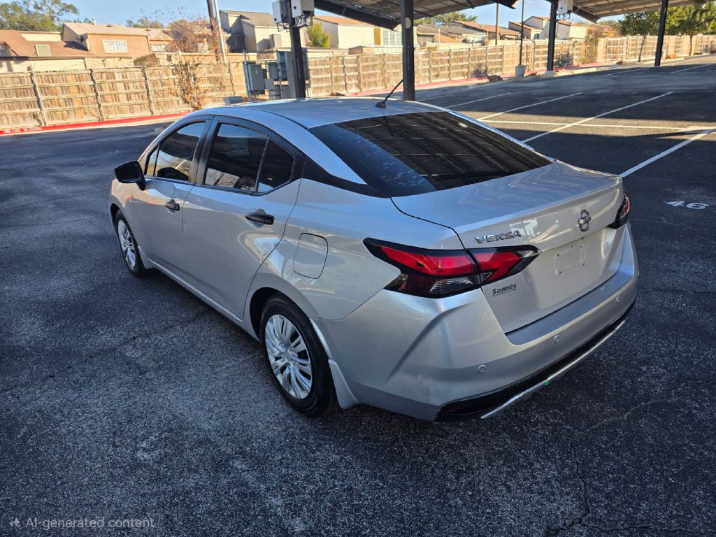 2021 Nissan Versa Image 4
