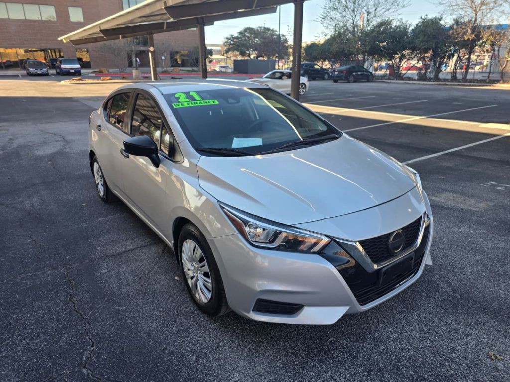 2021 Nissan Versa Image 9