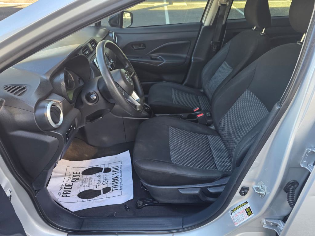 2021 Nissan Versa Image 11