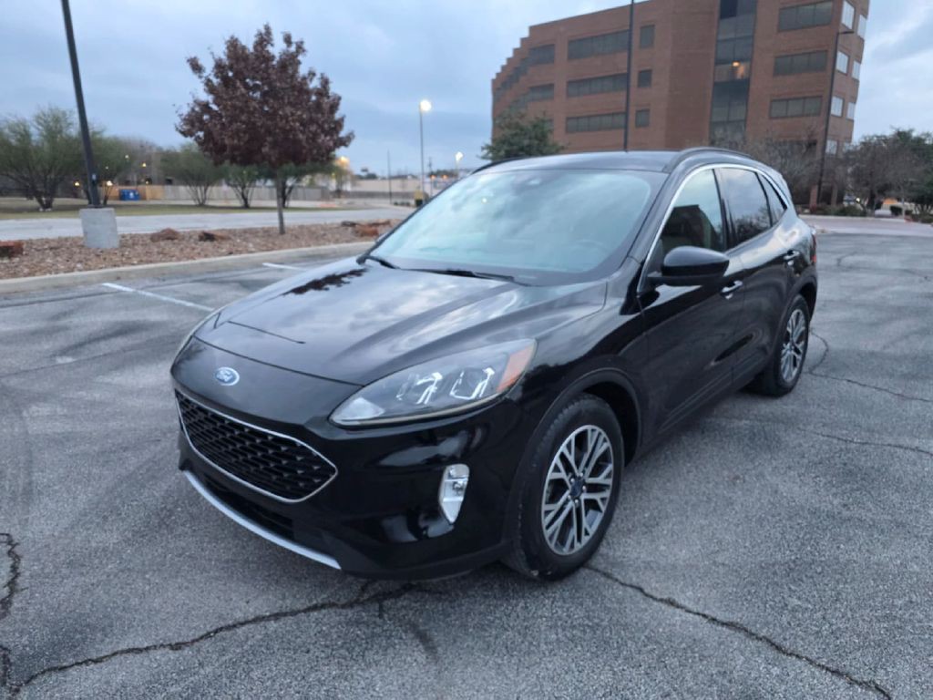 2020 Ford Escape Image 1