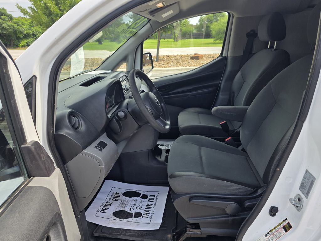 2015 Nissan NV200 Image 11