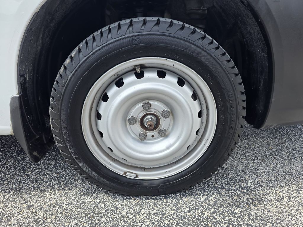 2015 Nissan NV200 Image 16