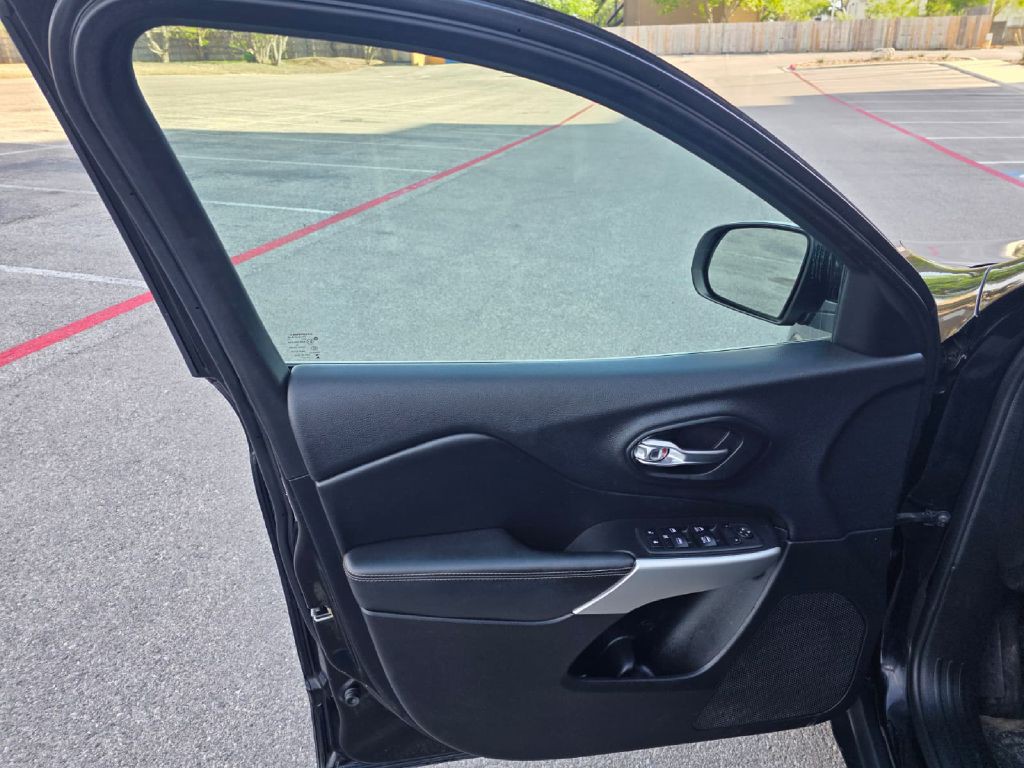 2018 Jeep Cherokee Image 10